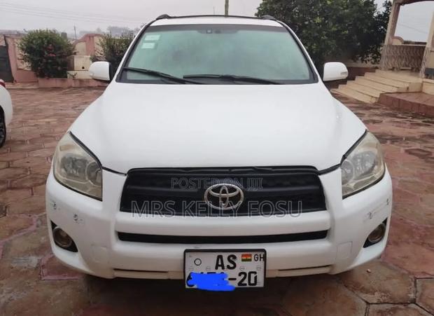 Toyota RAV4 2012 White