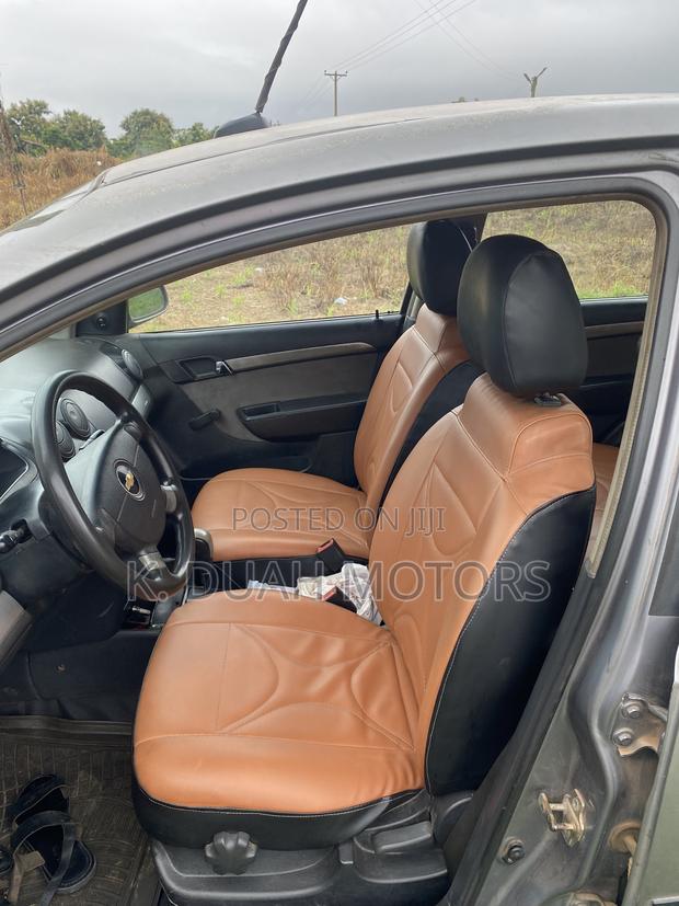 Chevrolet Aveo 2012 Gray