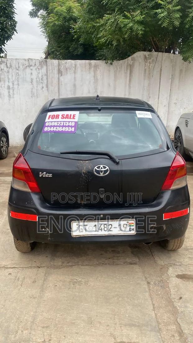 Toyota Vitz 2013 Black