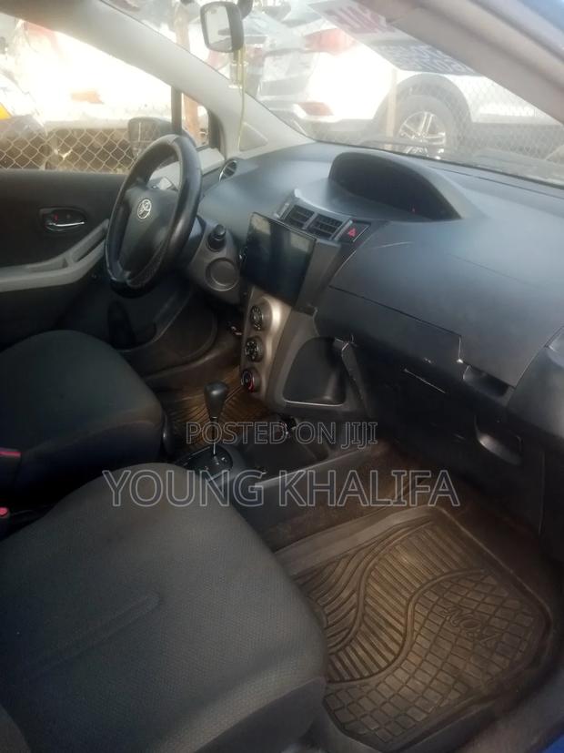Toyota Vitz 2010 Blue
