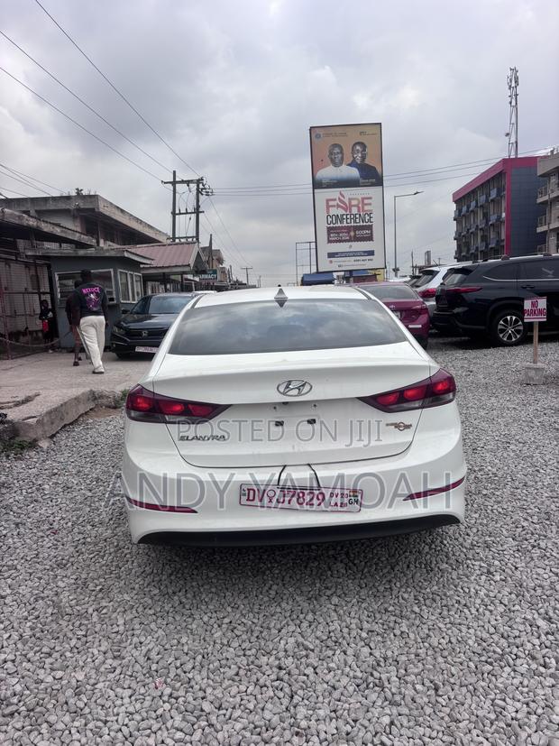 Hyundai Elantra 2017 White