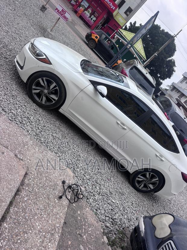 Hyundai Elantra 2017 White