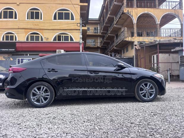 Hyundai Elantra 2017 Black