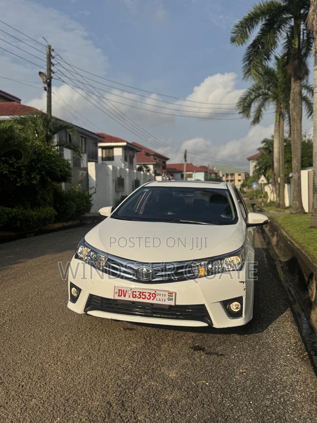 Toyota Corolla 2017 White