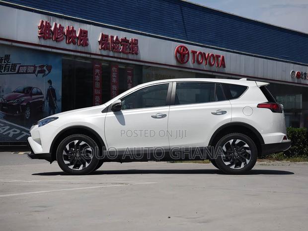 Toyota RAV4 2018 White