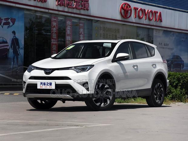 Toyota RAV4 2018 White