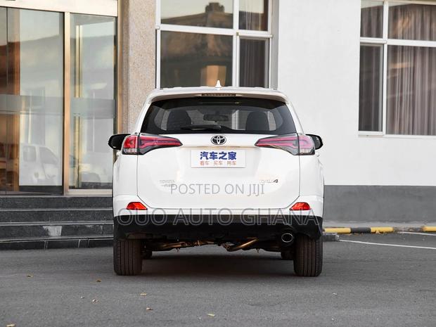 Toyota RAV4 2019 White