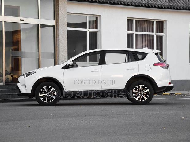 Toyota RAV4 2019 White