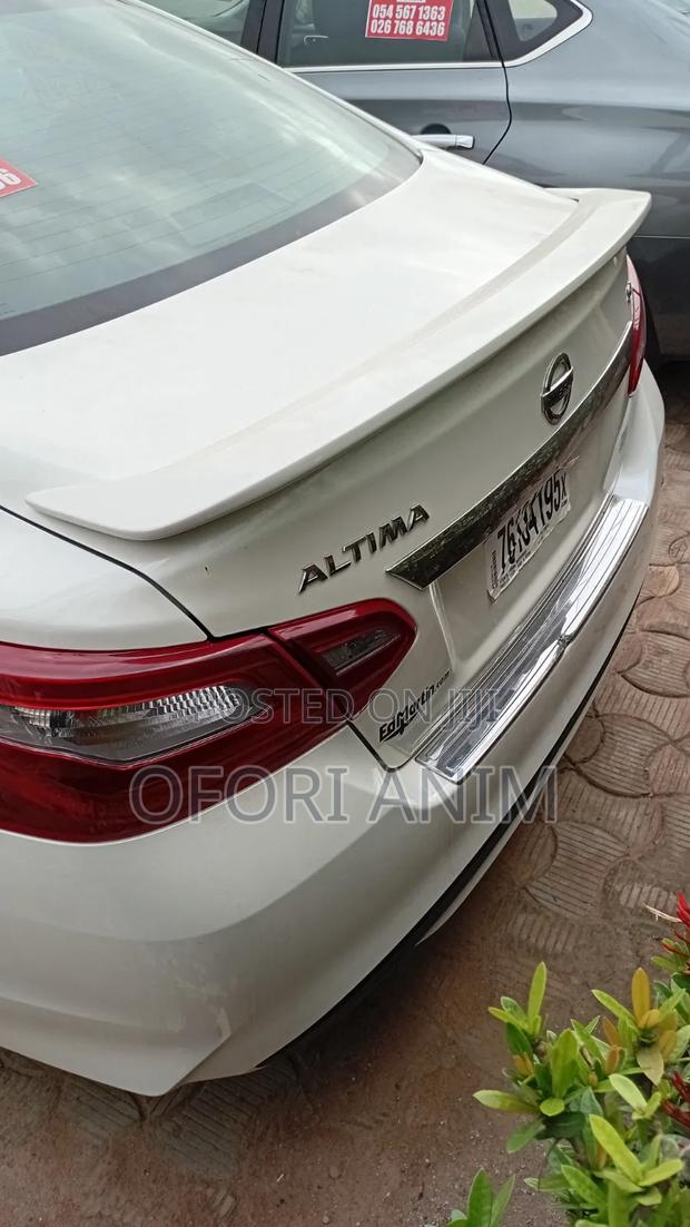 Nissan Altima 2018 White