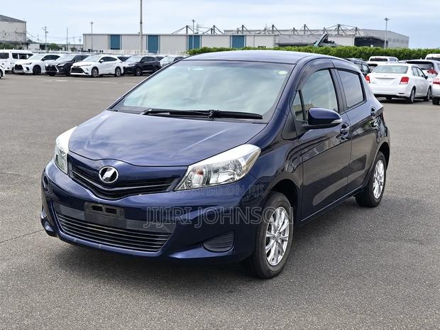 Toyota Vitz 1.3 AWD 5dr 2014 Blue