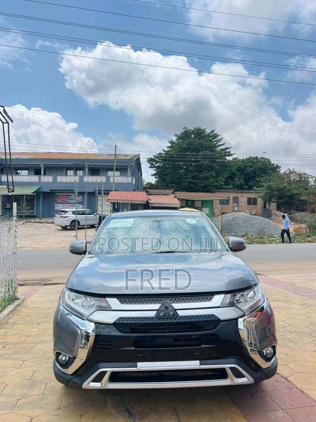 Mitsubishi Outlander SE FWD 2019 Gray