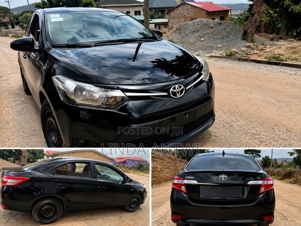 Toyota Yaris 2014 Black
