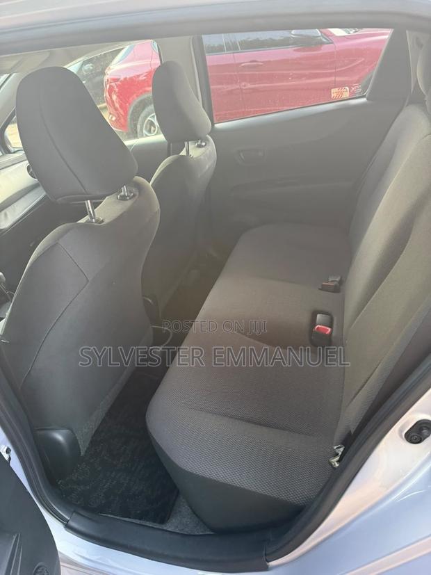 Toyota Vitz 1.3 AWD 5dr 2013 Silver