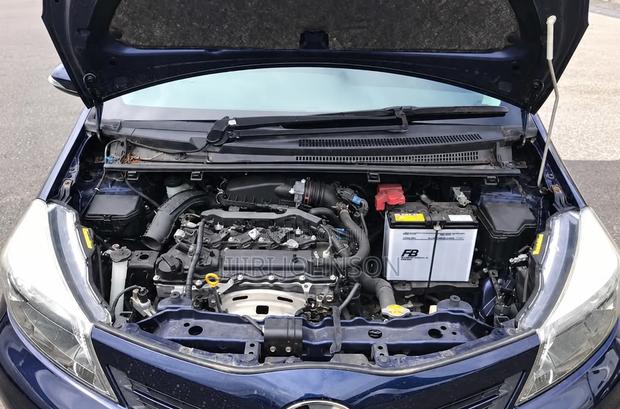 Toyota Vitz 1.3 AWD 5dr 2014 Blue