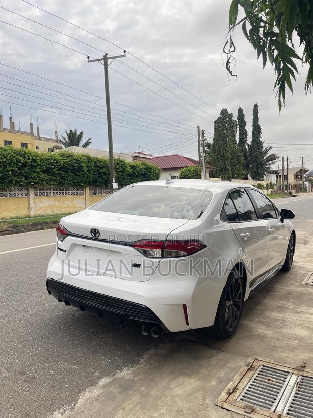 Toyota Corolla SE 2023 White