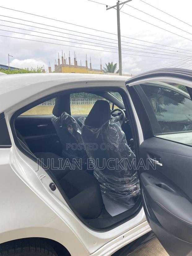 Toyota Corolla SE 2023 White