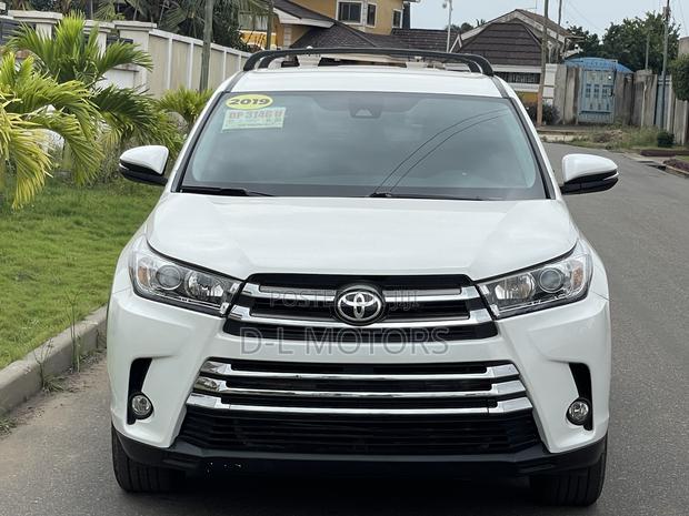 Toyota Highlander LE 4x2 (2.7L 4cyl 6A) 2018 White