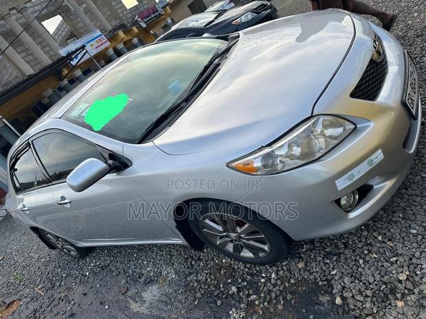 Toyota Corolla LE 4dr Sedan (1.8L 4cyl 4A) 2010 Silver