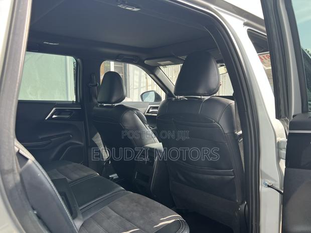 Mitsubishi Outlander SE 2022 Silver