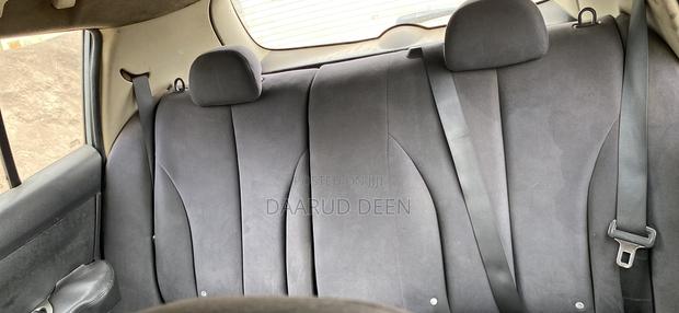 Nissan Versa 1.8 S Hatchback 2011 Gray