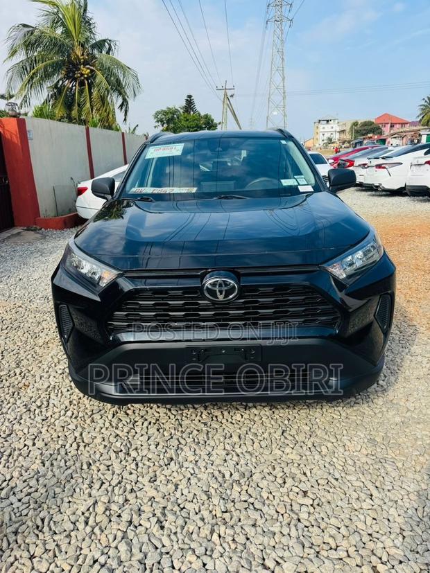 Toyota RAV4 LE 2022 Black
