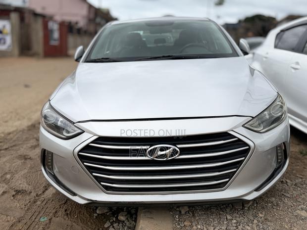 Hyundai Elantra SE Sedan FWD (1.8L 4cyl 6A) 2016 Silver