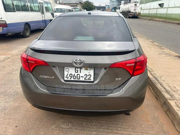 Toyota Corolla 2018 Gray