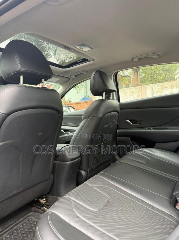 Hyundai Elantra Limited 2023 Blue