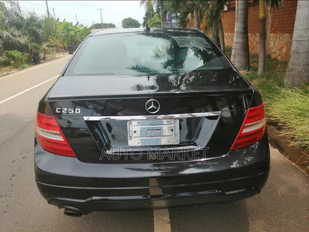 Mercedes-Benz C250 2014 Black