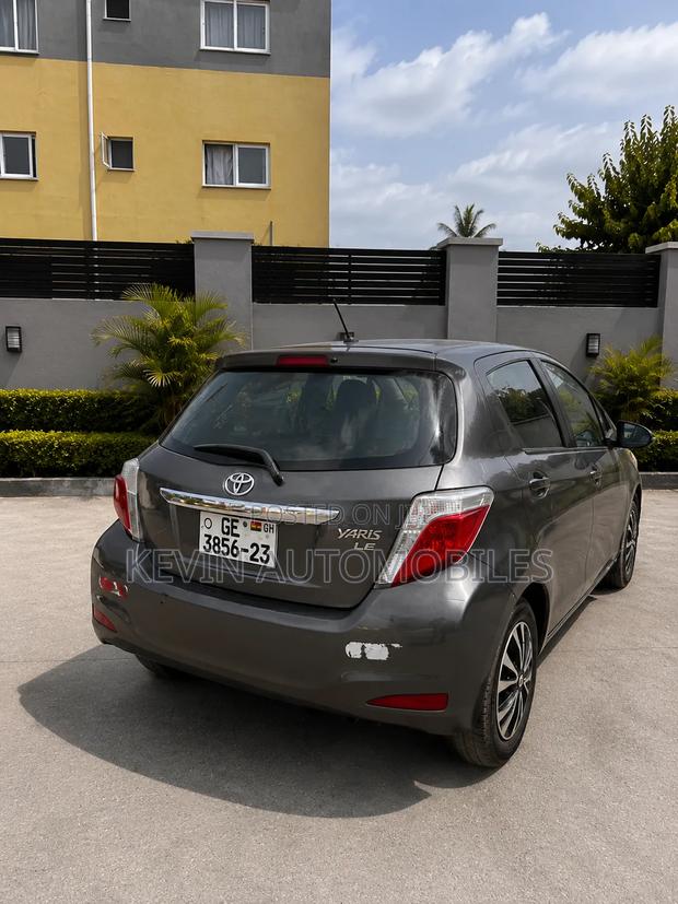 Toyota Yaris 2013 Gray