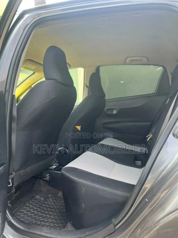 Toyota Yaris 2013 Gray
