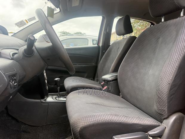 Toyota Yaris Base Sedan 4dr 2010 Red