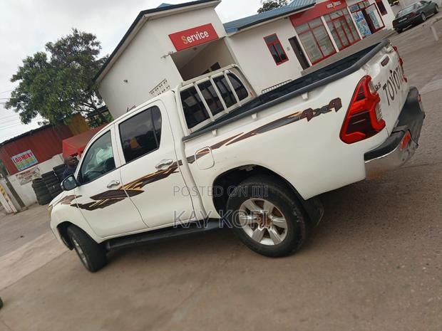 Toyota Hilux Revo Double Cab Deisel 2.4 AWD 2019 White