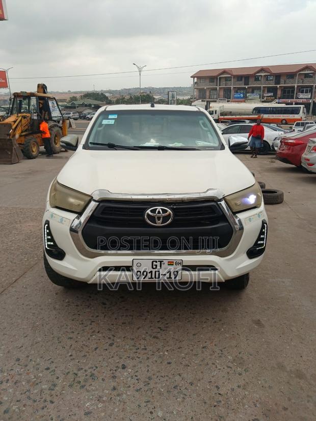 Toyota Hilux Revo Double Cab Deisel 2.4 AWD 2019 White