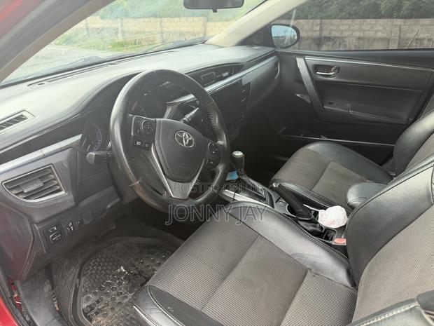 Toyota Corolla S 4dr Sedan (1.8L 4cyl CVT) 2016 Red