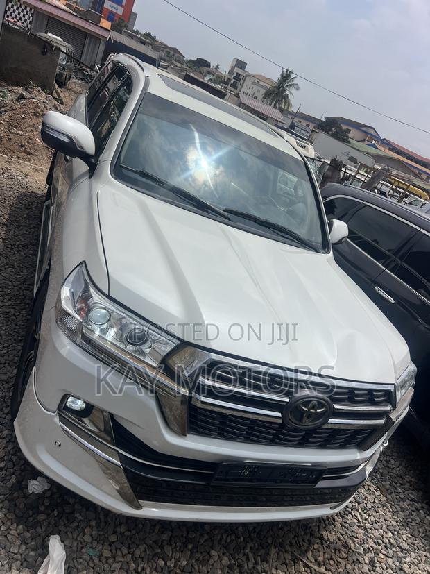 Toyota Land Cruiser 5.7 V8 2013 White