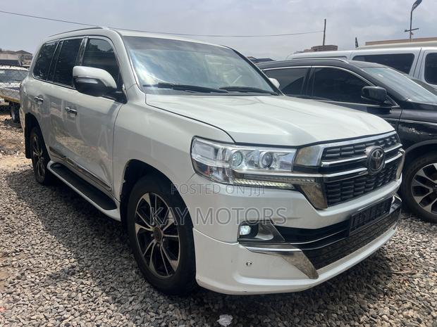 Toyota Land Cruiser 5.7 V8 2013 White