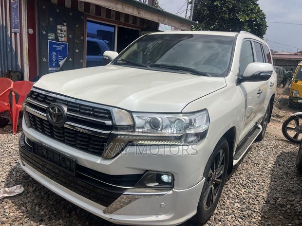 Toyota Land Cruiser 5.7 V8 2013 White