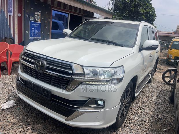 Toyota Land Cruiser 5.7 V8 2013 White