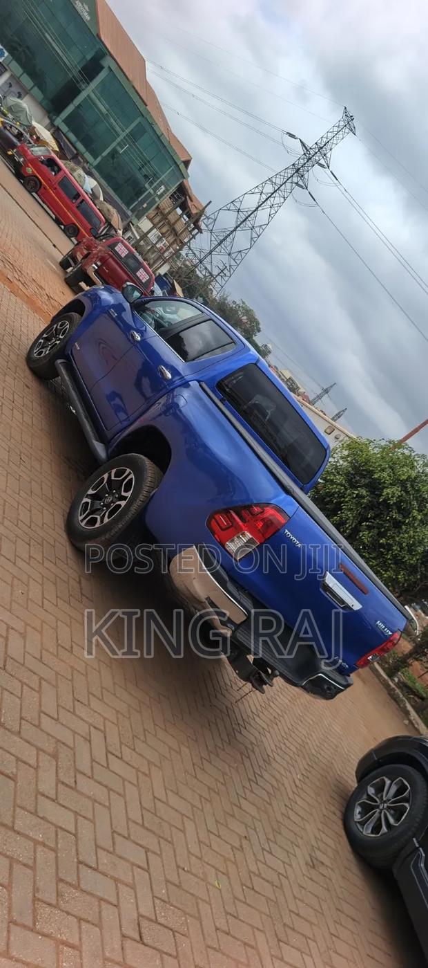 Toyota Hilux Revo Double Cab Deisel 2.4 AWD 2018 Blue
