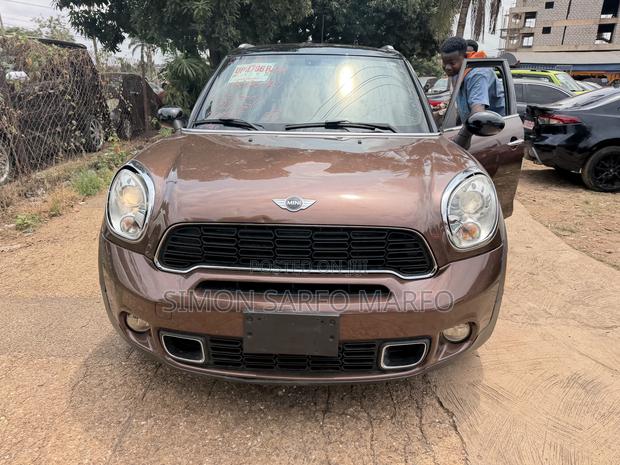 Mini Cooper Clubman Classic 2013 Brown