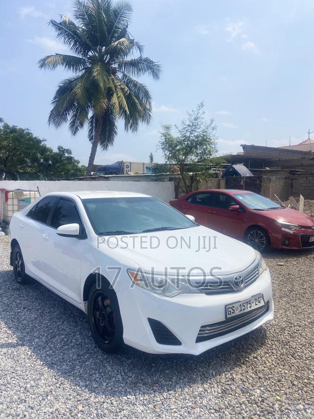 Toyota Camry LE 4dr Sedan (2.5L 4cyl 6A) 2013 White