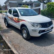 Mitsubishi L200 2015 White for sale