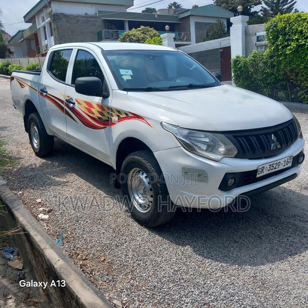 Mitsubishi L200 2015 White