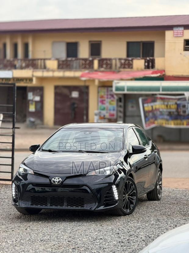 Toyota Corolla XSE (1.8L 4cyl 2A) 2019 Black