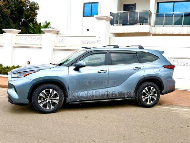 Toyota Highlander XLE FWD 2023 Blue