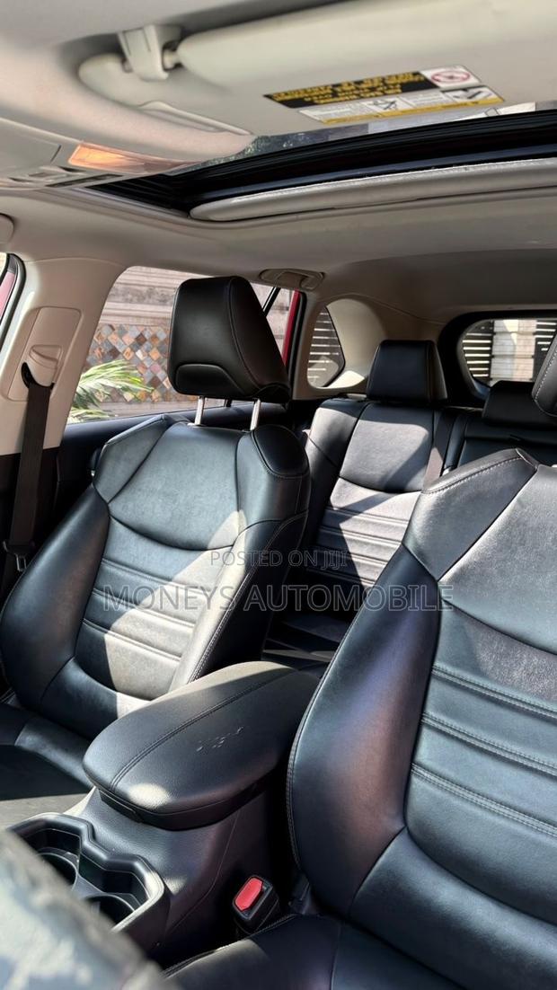 Toyota RAV4 2021 Red