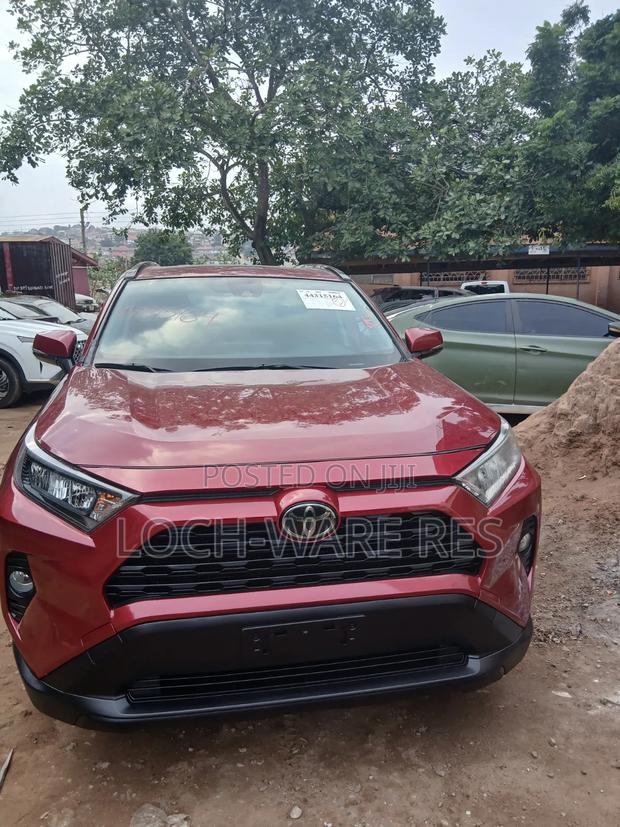 Toyota RAV4 XLE FWD 2019
