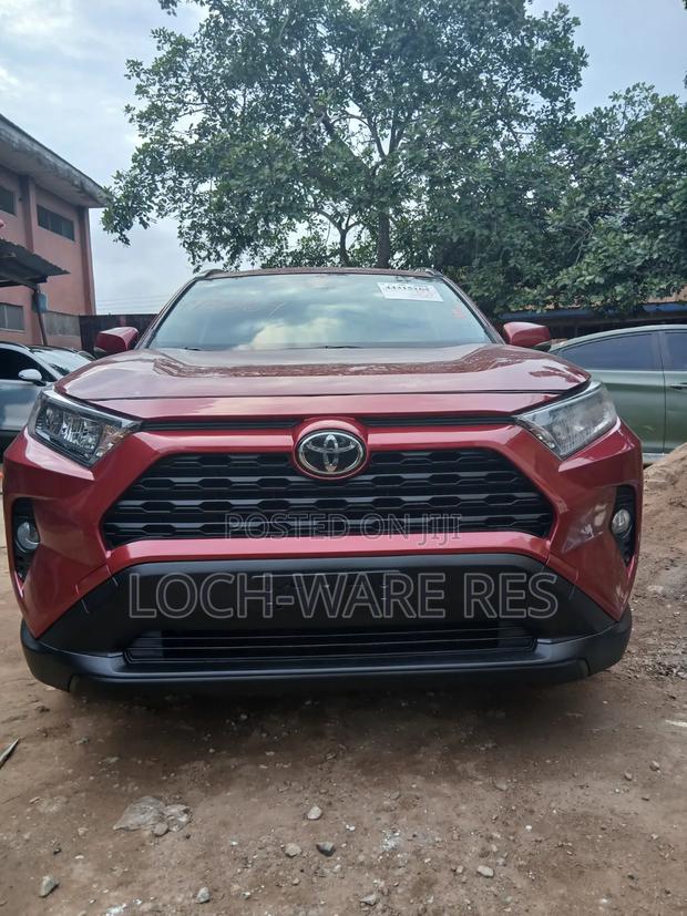 Toyota RAV4 XLE FWD 2019