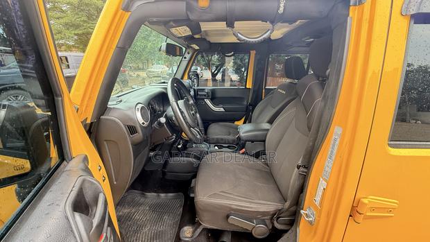 Jeep Wrangler 2015 Yellow